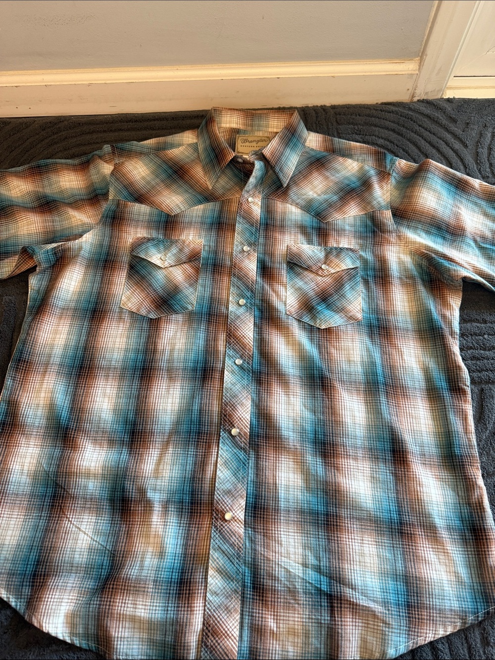 Wrangler Men's Teal and Brown Plaid Button-Down Western Shirt